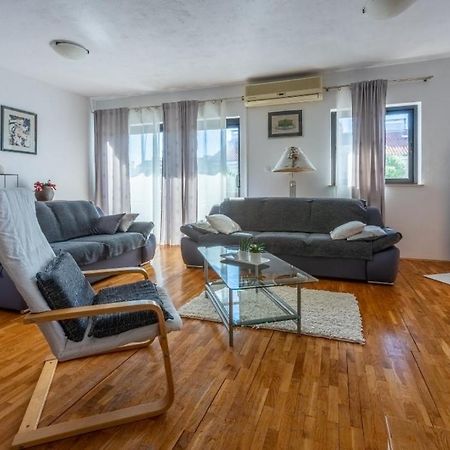 Apartmani Deleut 诺维·维诺多尔斯基 外观 照片
