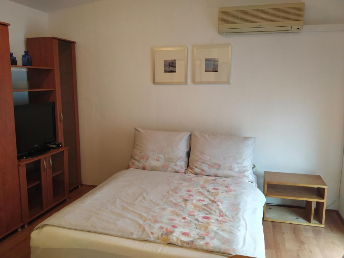 Apartmani Deleut 诺维·维诺多尔斯基 外观 照片