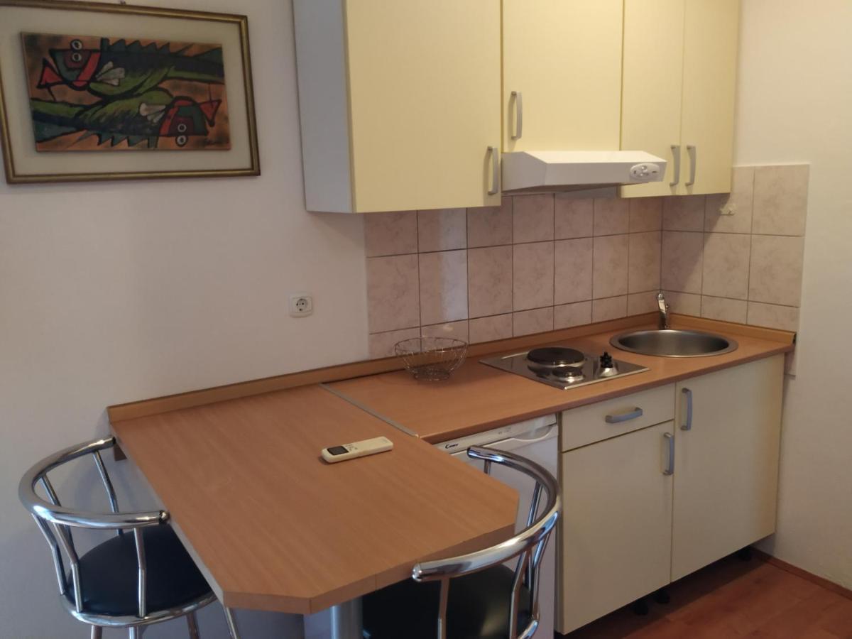 Apartmani Deleut 诺维·维诺多尔斯基 外观 照片