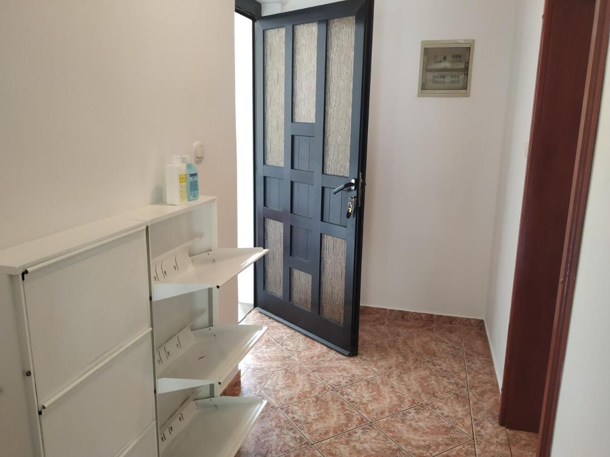 Apartmani Deleut 诺维·维诺多尔斯基 外观 照片