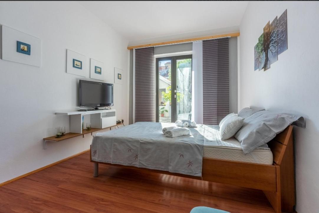 Apartmani Deleut 诺维·维诺多尔斯基 外观 照片